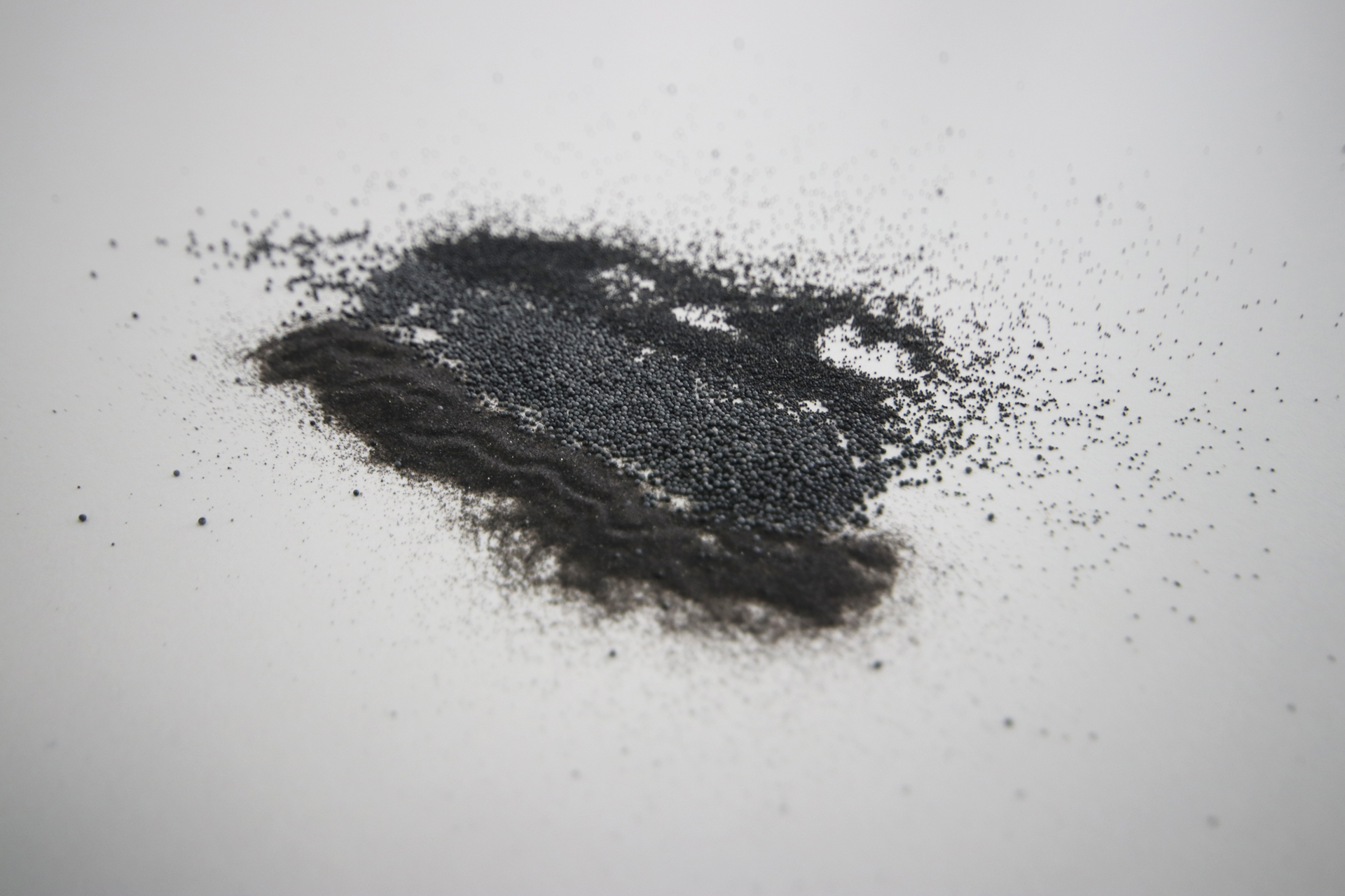 Feines schwarzes Strahlmittel für detaillierte Oberflächenfinish-Verfahren